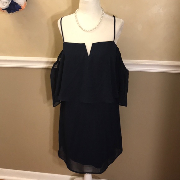 City Triangles Dresses & Skirts - 🎁3for$10🎁City Triangles ruffle offshoulder dress